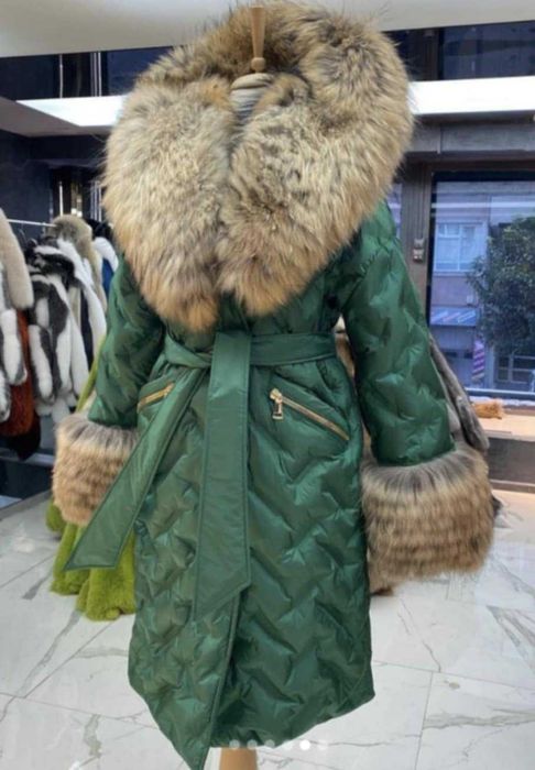 Дамско зимно яке с естествен пух
