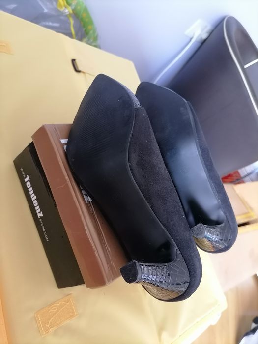 НОВИ Обувки Tendenz на ток 7 см, 38 номер, лека забележка, Бургас