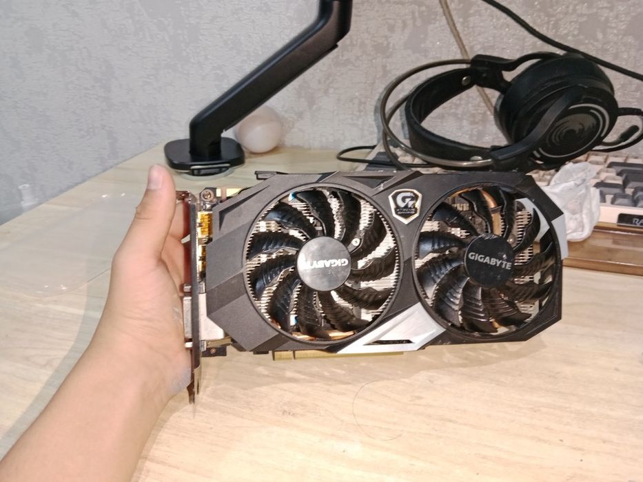 Продам видео карту GTX 950 Xtreme gaming