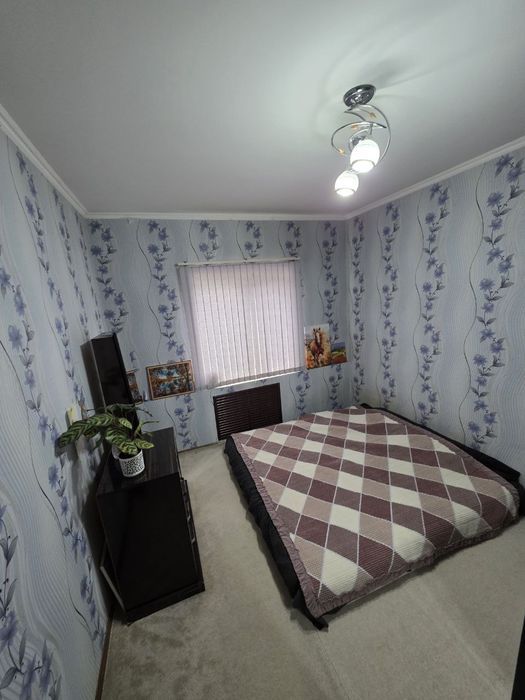 Продаётся 3-комнатная балкон 2х6 1 этаж