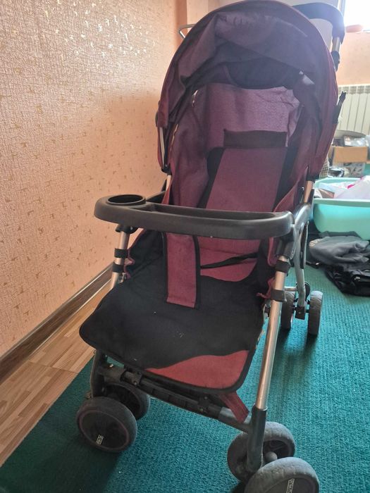 Коляска сотилади