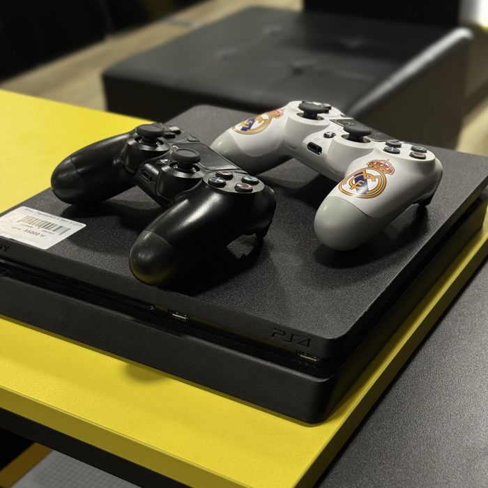 Sony Playstation 4 Slim