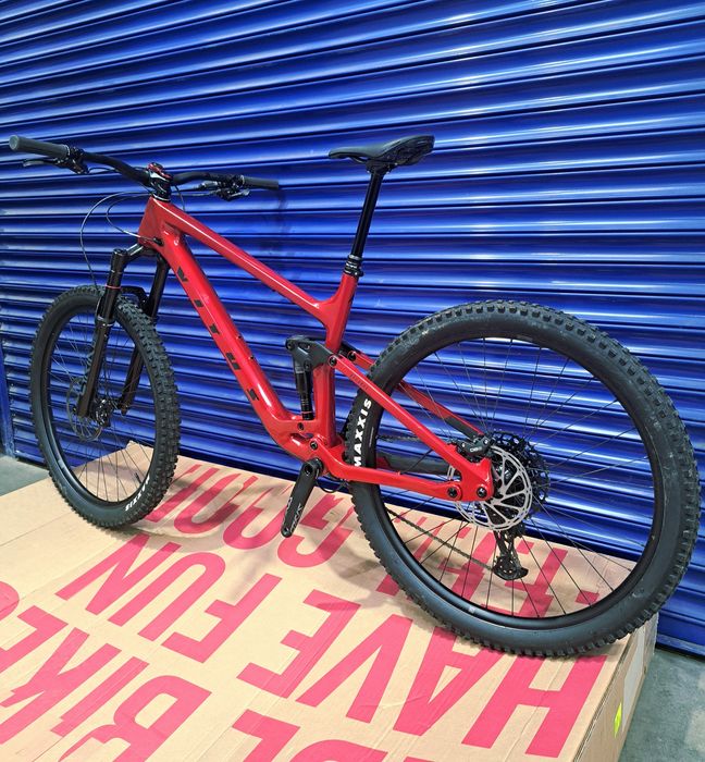 Vitus Escarpe 290 CRS Mountain Bike Carbon  XL size