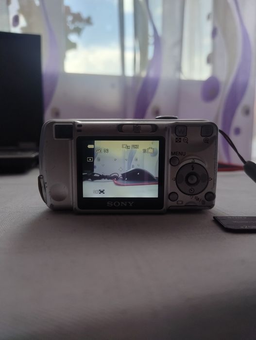 Sony Cyber-shot DSC-S600