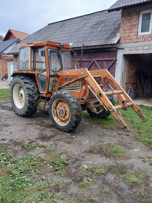 Fiat 780 cu încarcator frontal