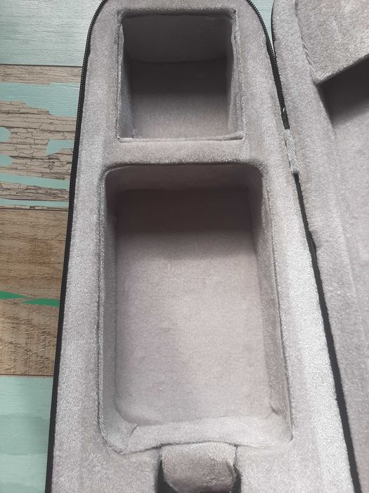 Продавам калъф за цигулка и контрабас