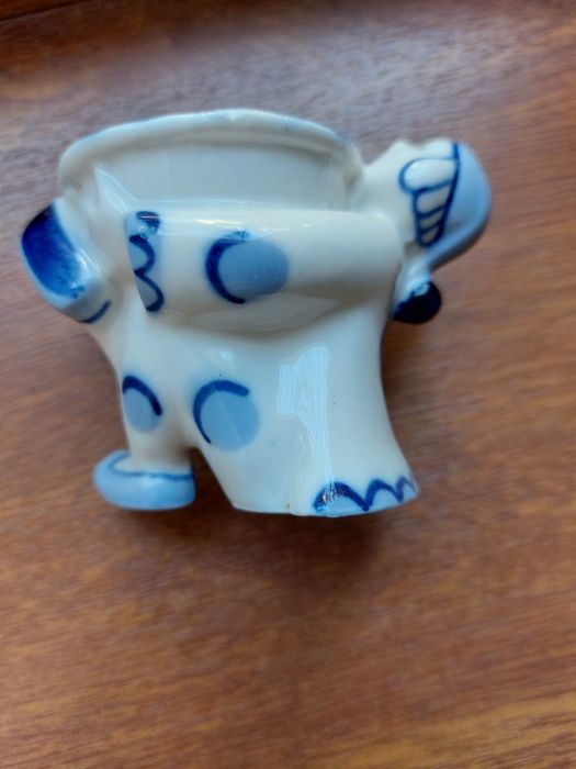 Солонка 40-50х годов. Предположительно  Гжель.