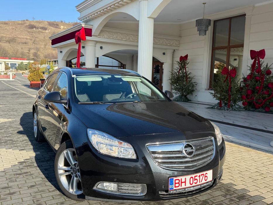 VÂND URGENT  Opel Insignia  Sport Teourer  An:2012  Euro:5