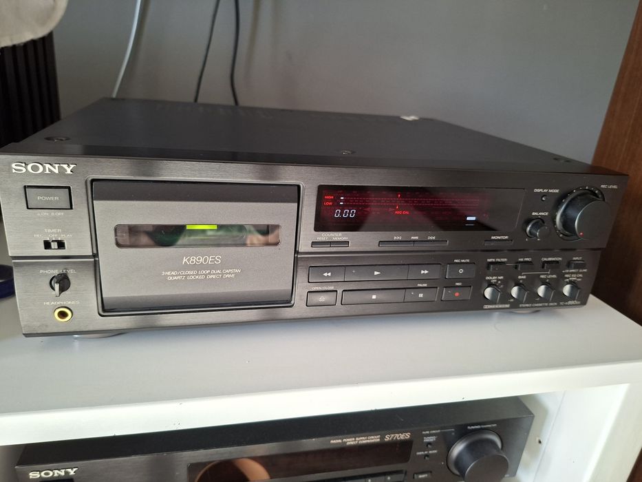 REZERVAT! Sony 890es Casetofon Cap de serie