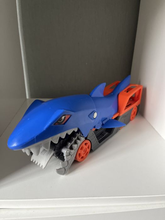 Набор Голодная акула Hot Wheels GVG36