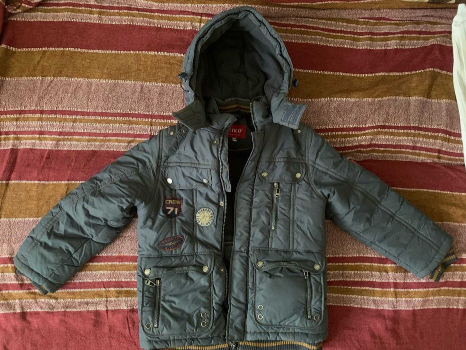 Продам детскую куртку