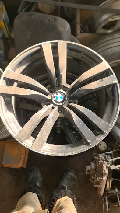 Продам диски на бмв оригинал 20-е