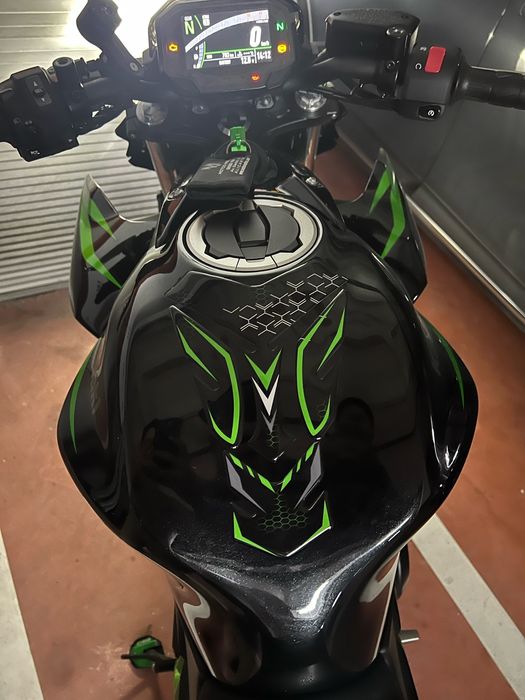 Протектори за резервоар червени и зелени универсални