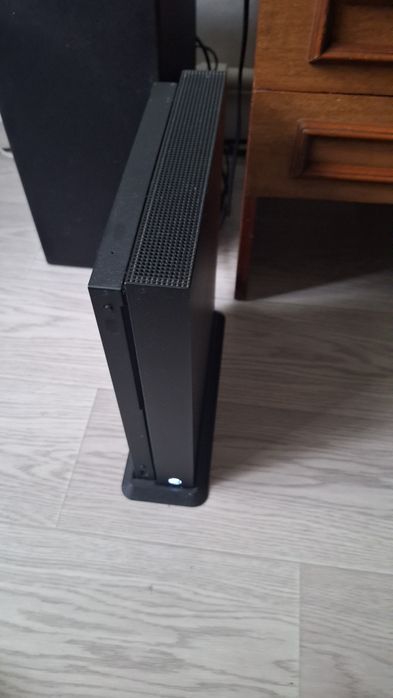 Xbox one x два геймпада