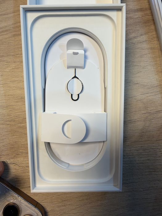 Iphone 16 pro 128 gb gold
