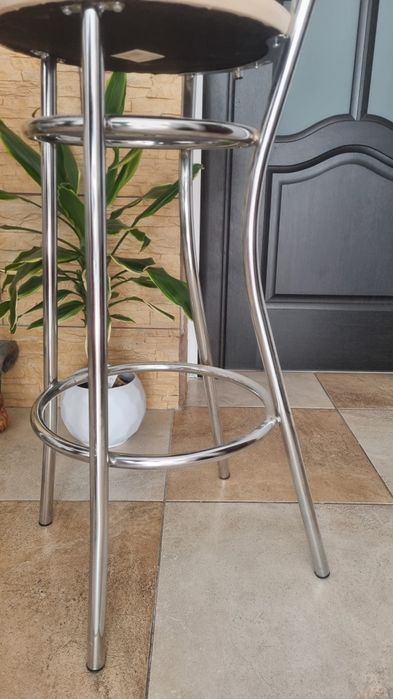 Vând scaune bar/bucătarie nefolosite