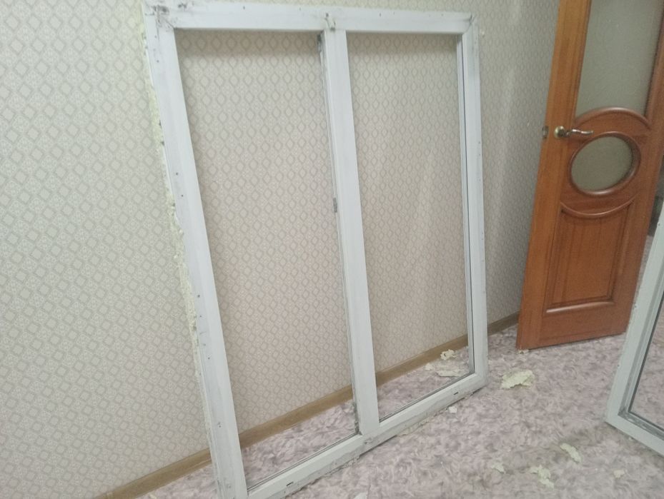 Продам Б/у окна пласкик