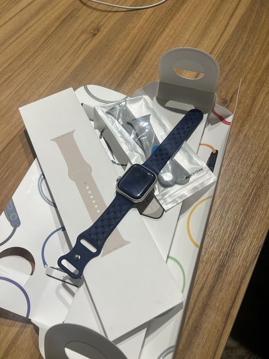 Apple watch series 8/41 99%
