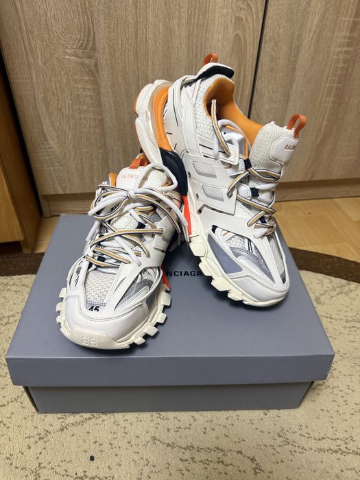 balenciaga track