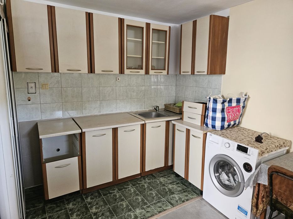 Дава се под наем Едностаен апартамент в Бургас, Възраждане - 30 кв.м за 178.5 € - Снимка #2