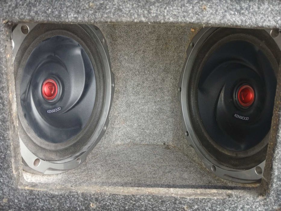 Сабвуфер Kenwood 1500w с усилителем Bose.