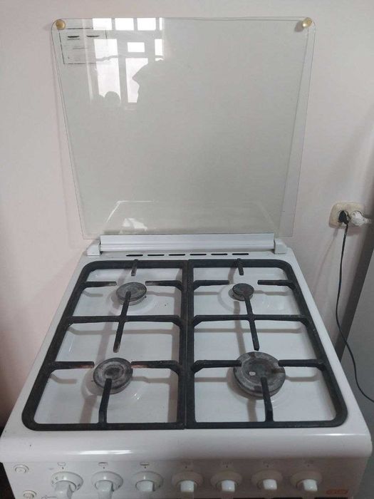 Продам газовую плиту Artel