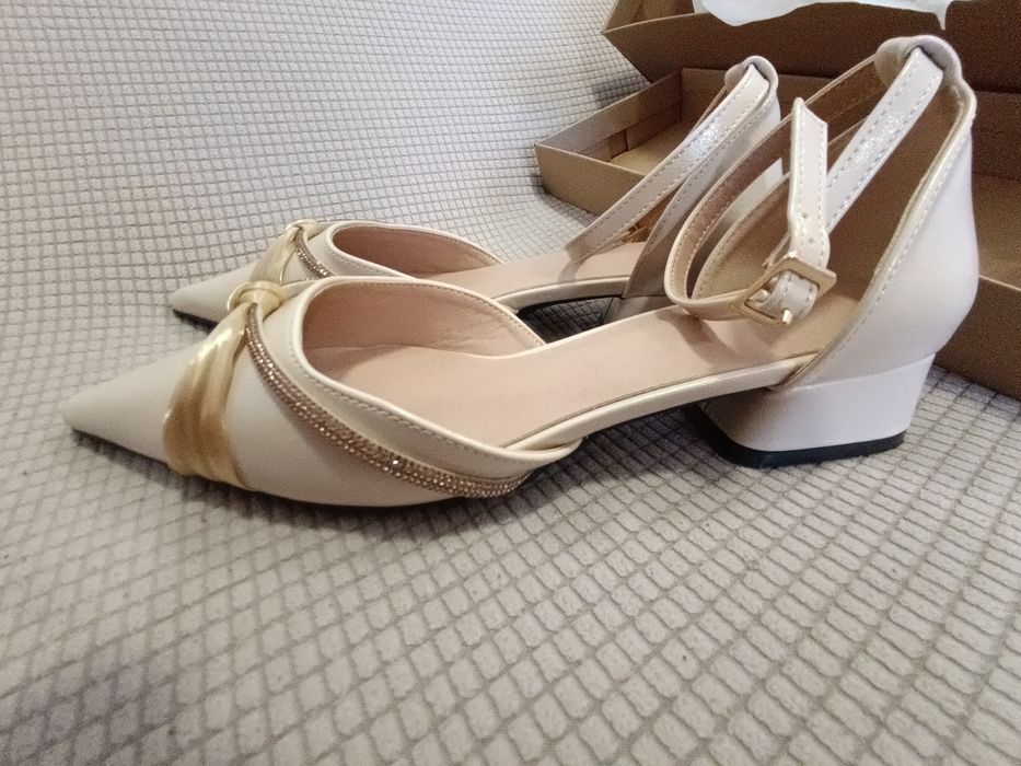 Pantofi eleganți fara toc