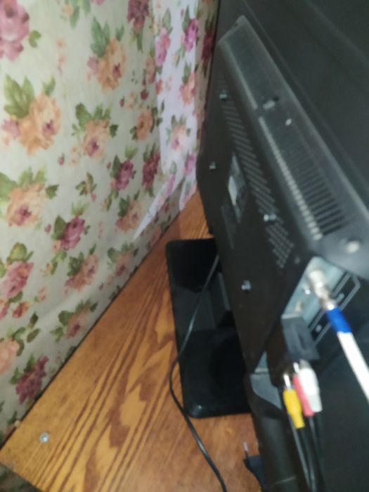 Продам телевизор срочна