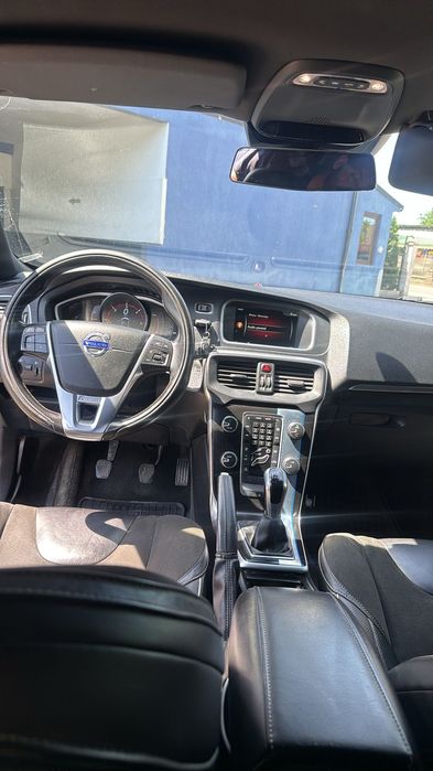 VOLVO V40 2015 — imagine 3