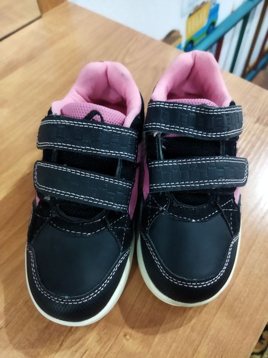 Кроссовки на девочку