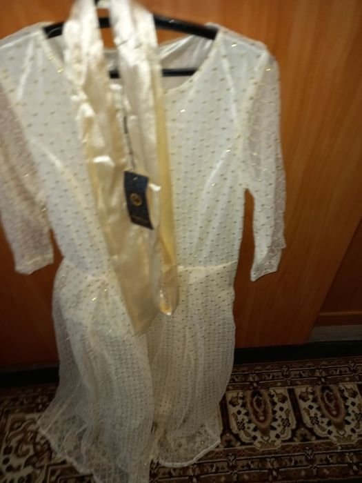 Продам платье, очень красивое.