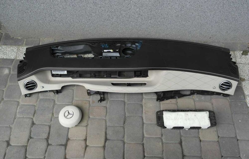 Арматурно табло аирбег колани airbag Mercedes S W222 кожа