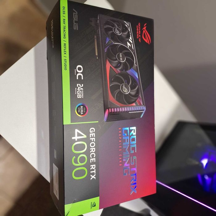 Asus ROG Strix RTX 4090 OC + EK Quantum Vector2 с гаранция