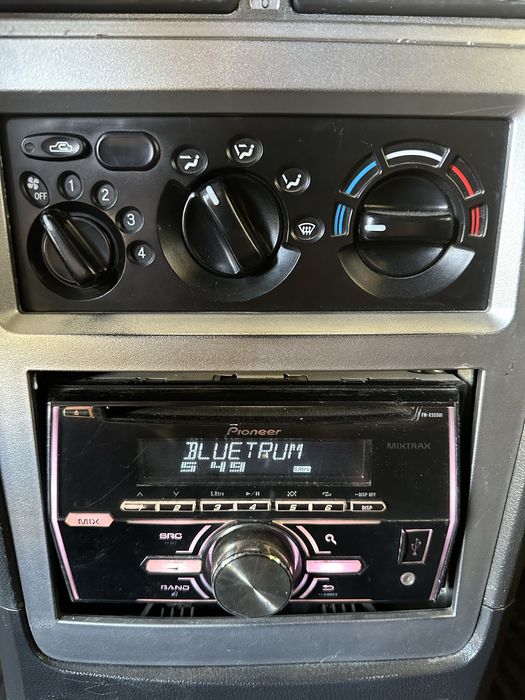Pioneer x555ui sotiladi
