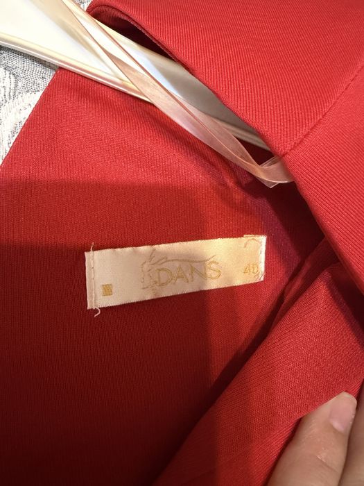 Красное красивое платье