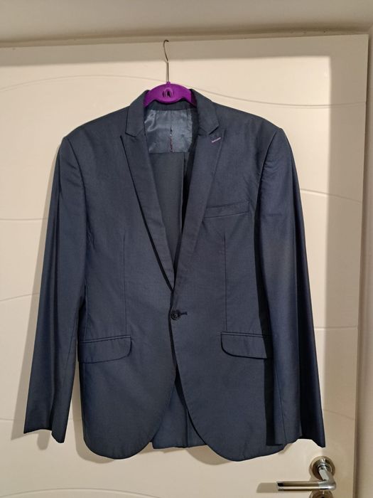 Costume de ocazie în stare excelentă mărimea 48-50
