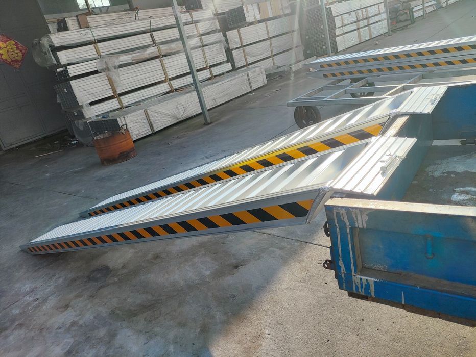 Продавам рампи-пътеки за товарене