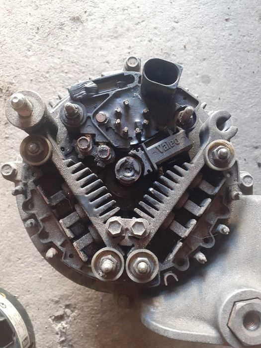 De vânzare alternator