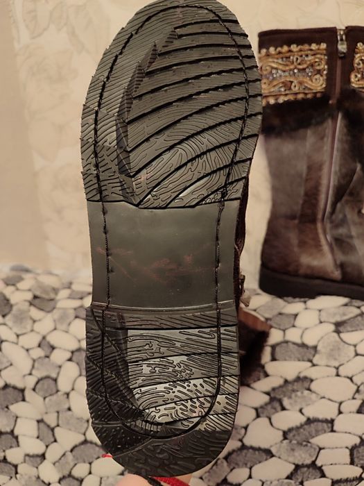 Продам новые Унты 40 размер