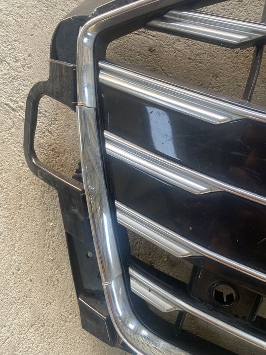 Grila centrală fata cu semn Audi A4 B9 8W S-line Facelift 2019 - 2021