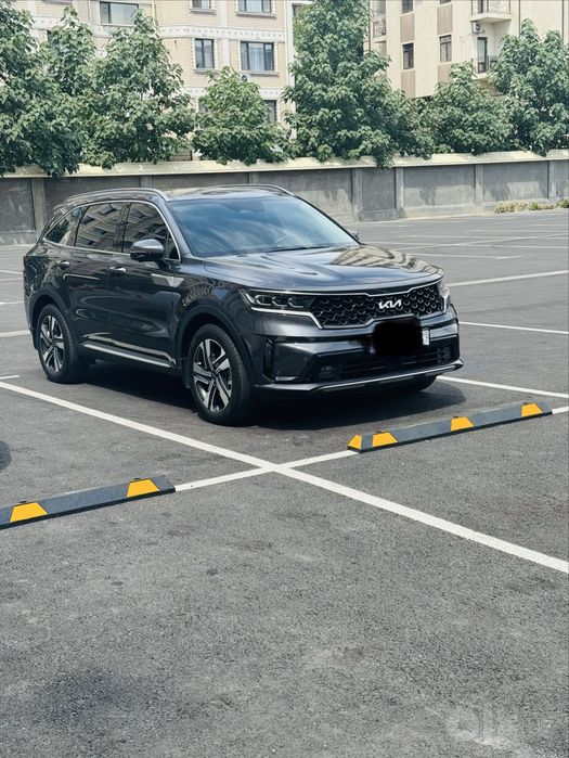 Продается KIA Sorento 2023 года
