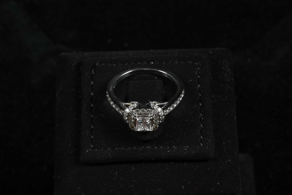 Пръстен Бяло Злато 750 (18к) с 53 диаманта, централен 0.43 кт VS1/VS2