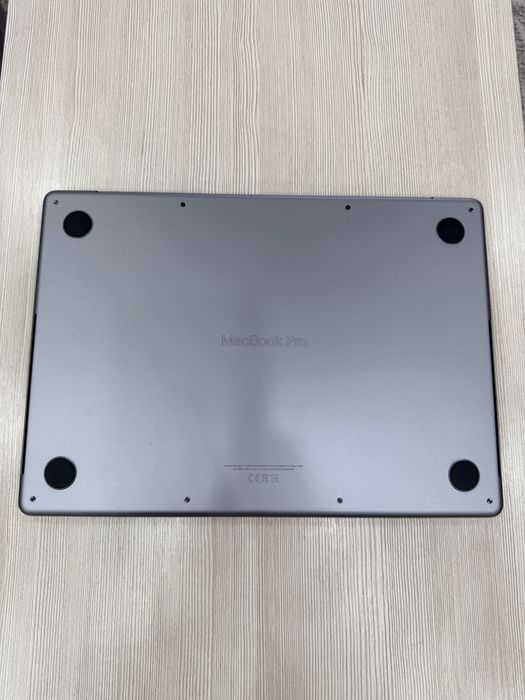 MacBook Pro M3, 512 GB, Silver