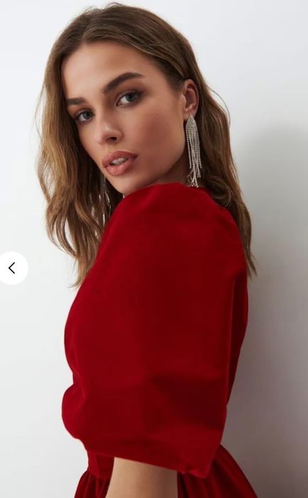 Червена рокля с буфан ръкави - Mohito