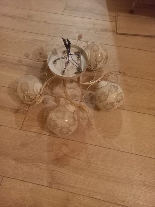 2 люстры в хорошем состоянии