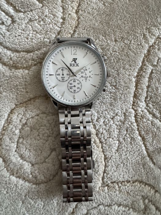 Қол сағаттар сатылады