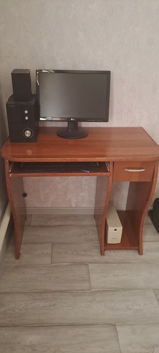 Komputer stoli shoshilinch arzonga sotiladi
