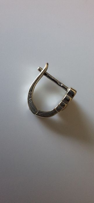 Сребърна обеца с пеперуда