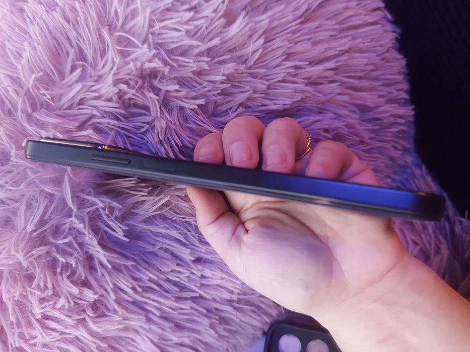 Vând Honor 200 smart  5g    256GB