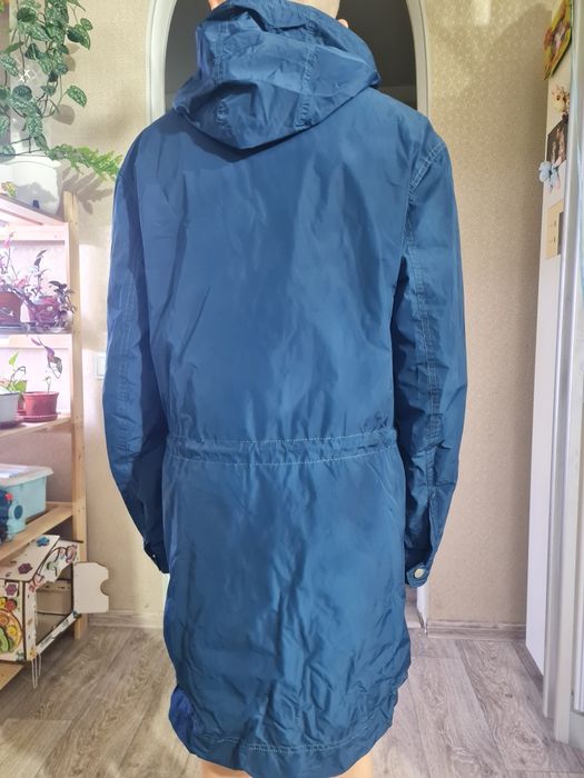 Продам ветровку для девочки